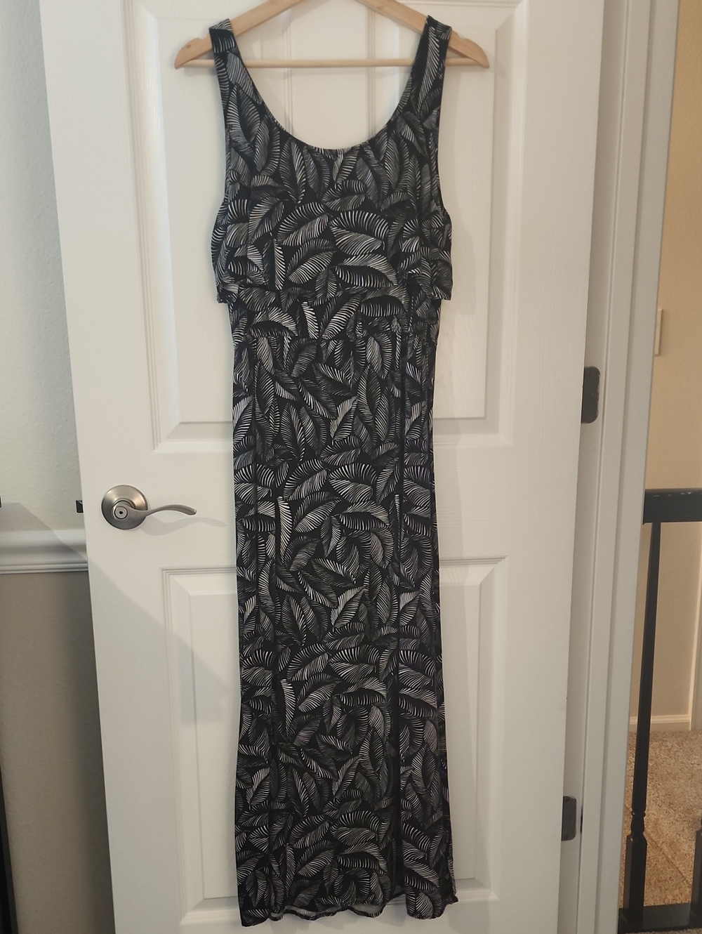 Merona Black and White Leaf-Print Sleeveless Maxi Dress With Faux Crop Top
